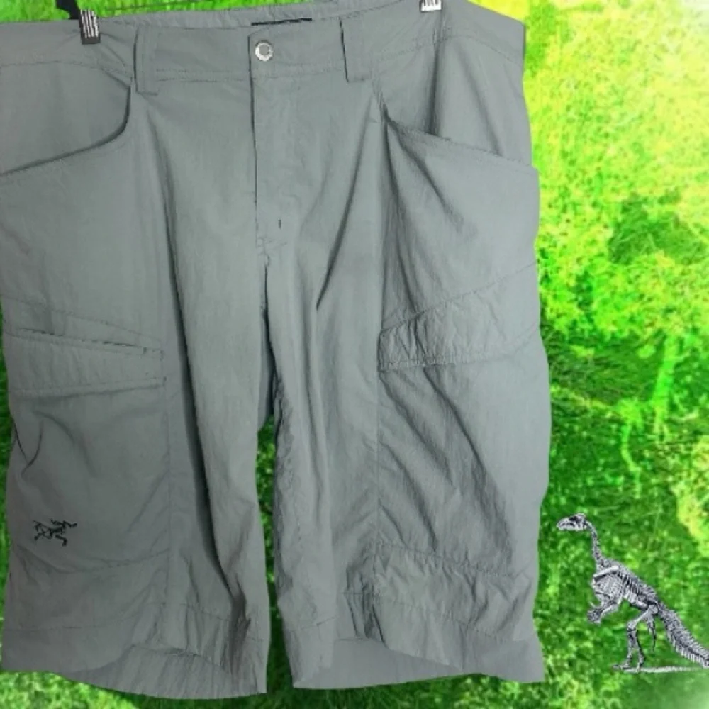 ARCTERYX MENS RAMPART LONG SZ 36 INSEAM 12 CARGO SHORTS.LIKE NEW CONDITION GREEN - Picture 4 of 13